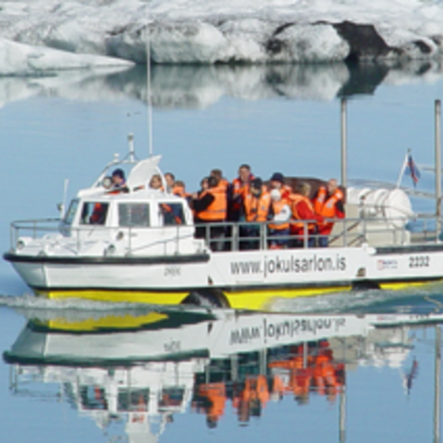 Jökulsárlón Gletscherlagüne - Amphibienboot in der Gletscherlagüne